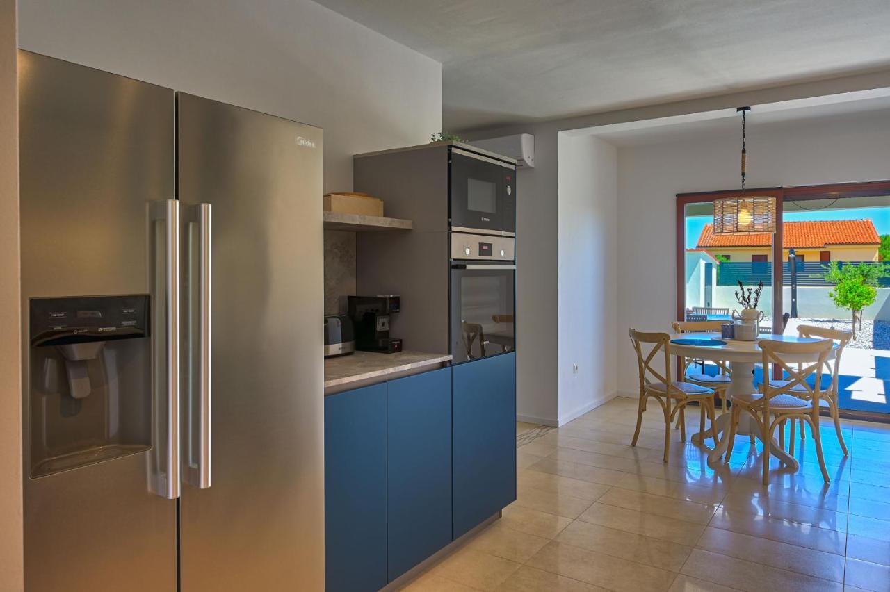 Apartment Zala With Private Pool Ližnjan Екстериор снимка