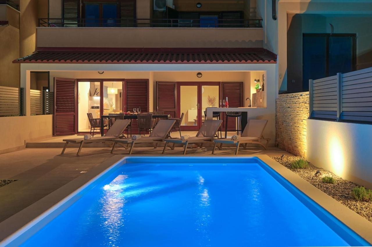 Apartment Zala With Private Pool Ližnjan Екстериор снимка